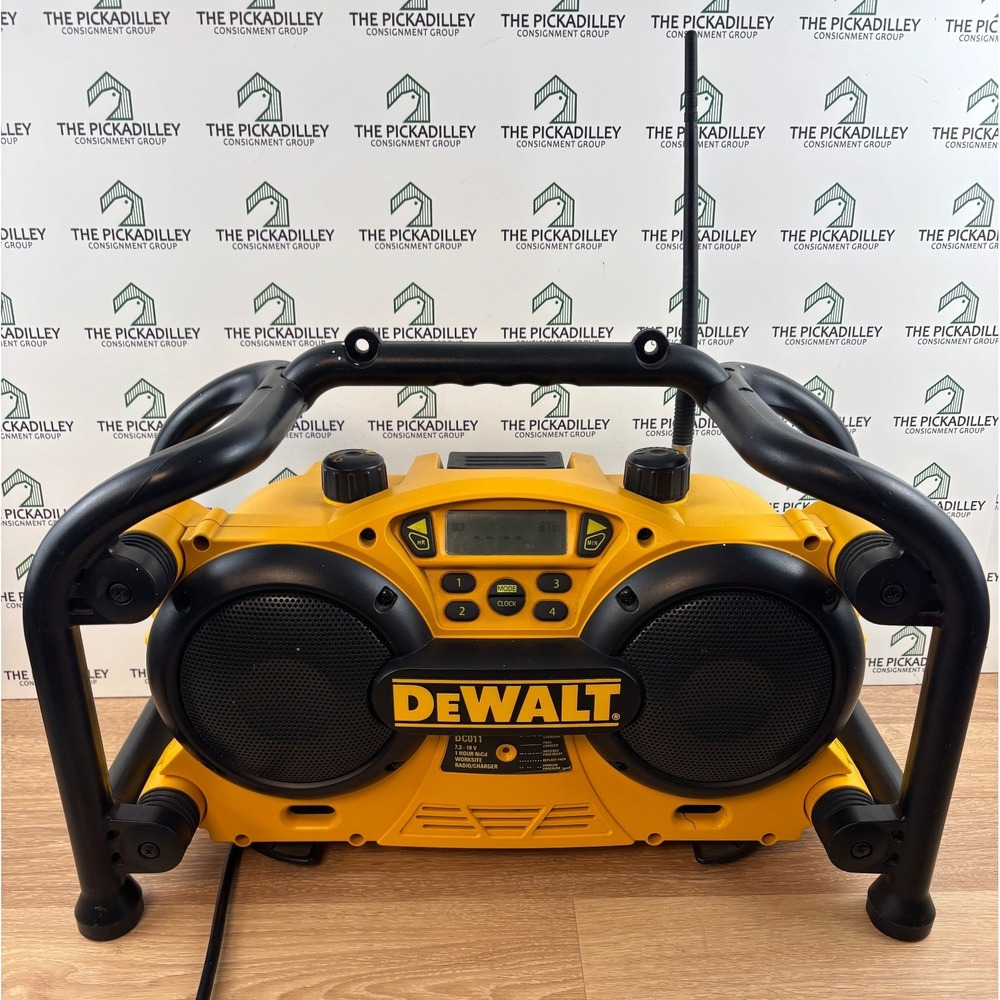 DeWalt DC011 Work Site Radio Charger 7.2V-18V AM/FM Auxiliary Yellow Black WORKS